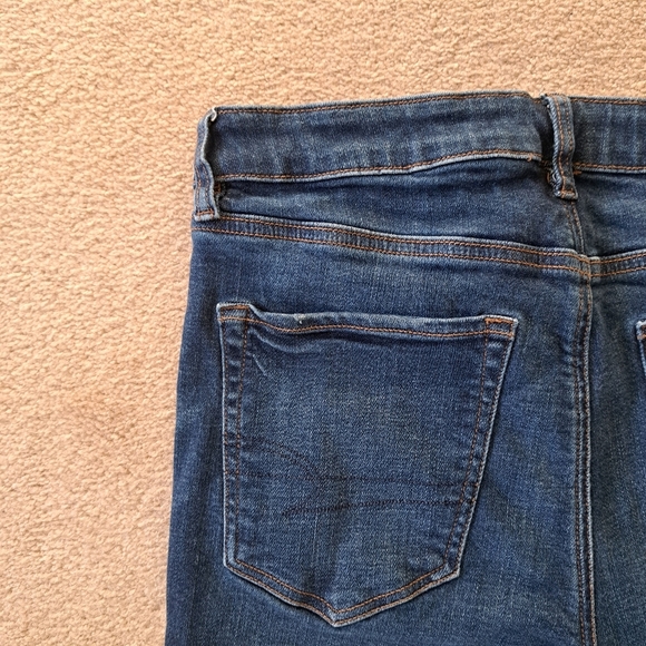 American Eagle Jeans Kick Boot Crop Women's 8 Short Blue Denim Frayed Hem - Picture 10 of 14